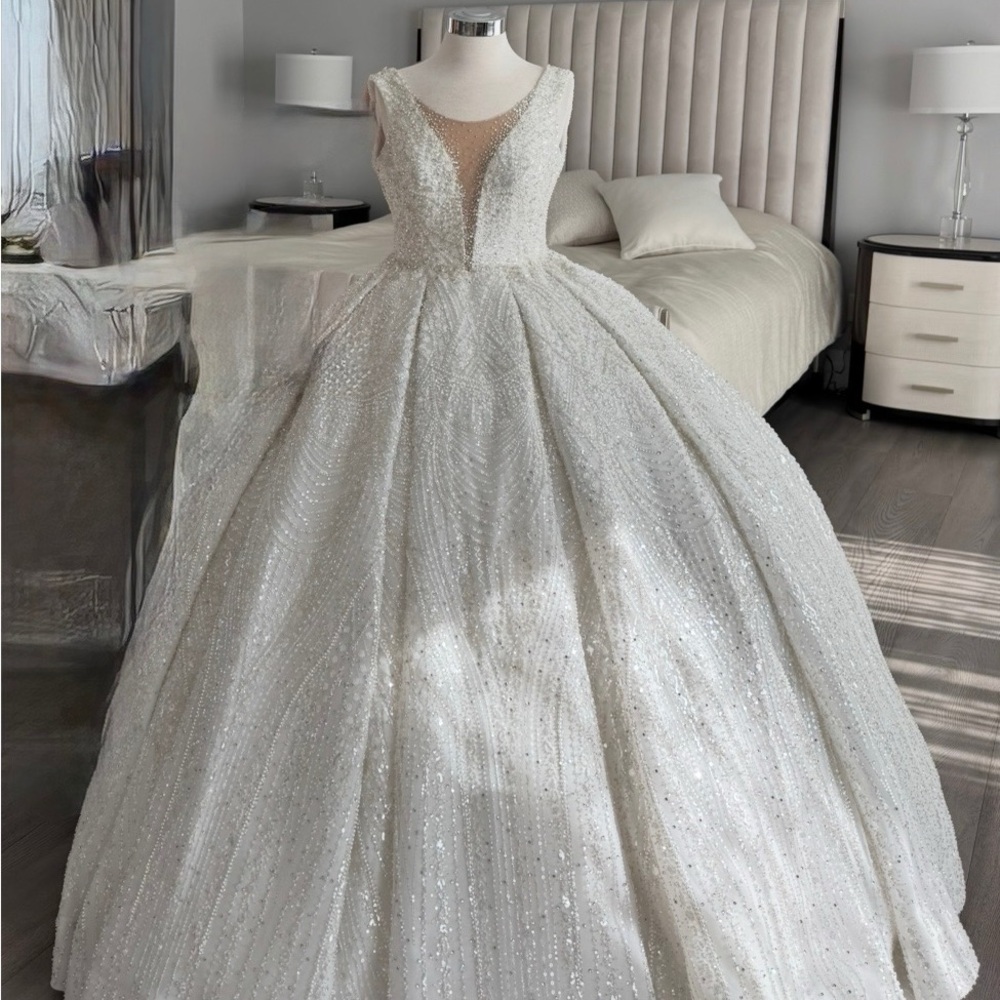 Elegant White wedding Gown